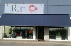 Shadelab PIUMA Folding Arm Awning