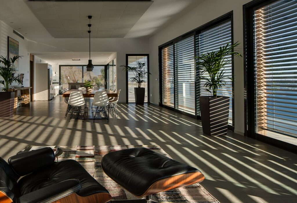 Sharp Point Aluflex Aluflex ® - Shade Systems