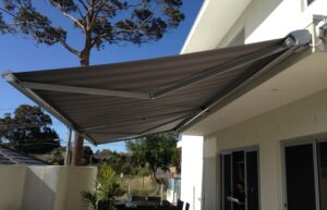 HELIOSHADE CASSETTE Folding Arm Awning